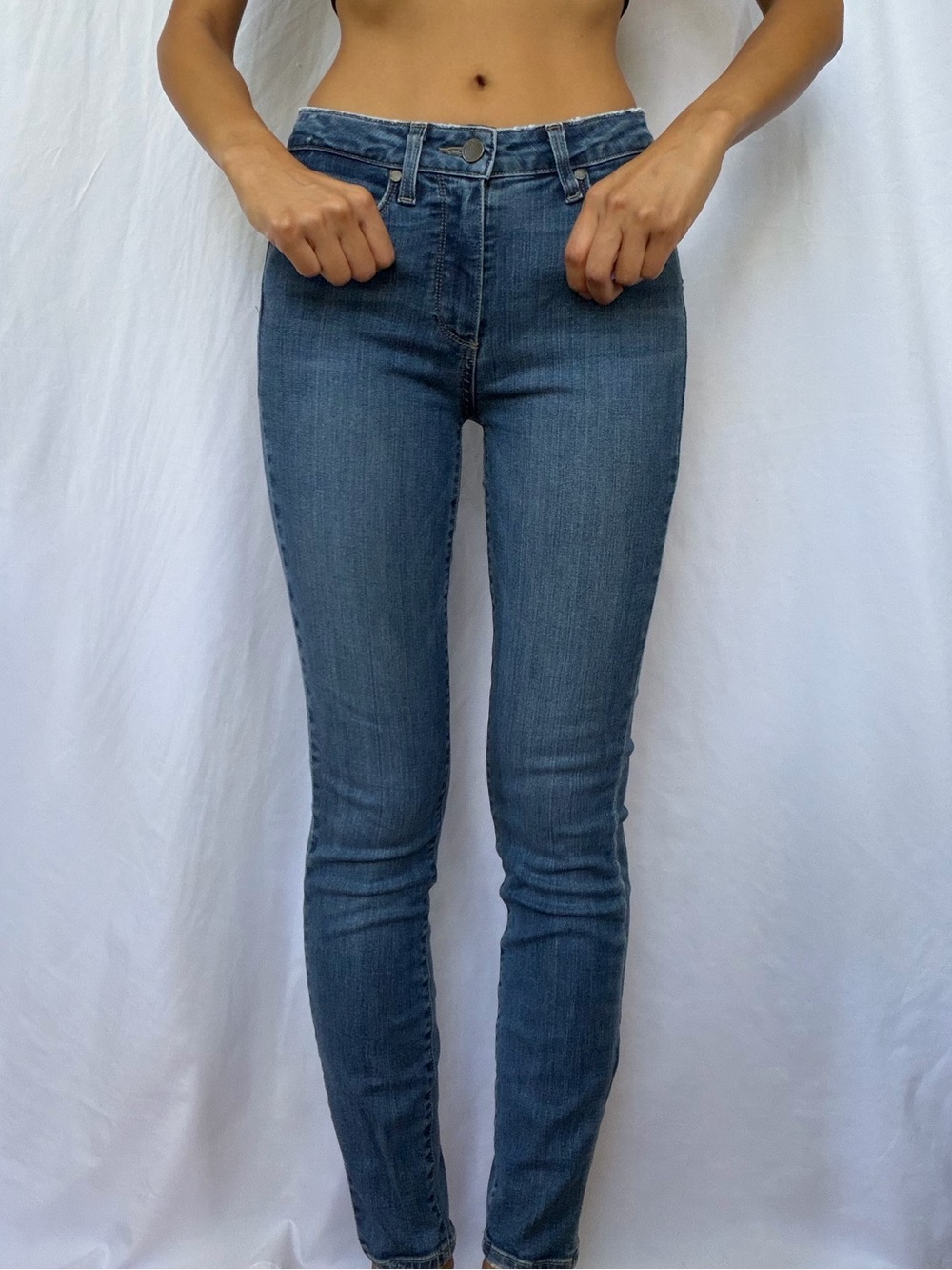 PAIGE Hoxton Ankle High Rise Skinny Jeans in Neva Wash Size 26